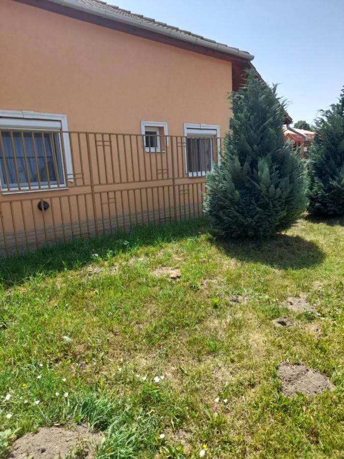 Thermal Apartman Tiszafuered Екстериор снимка
